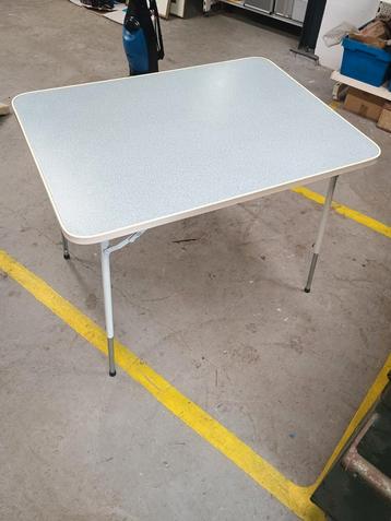 Lafuma kampeer tafel  beschikbaar voor biedingen