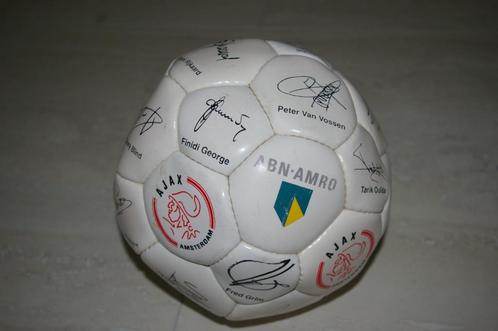 AJAX /ABN-AMRO voetbal met handtekeningen uit 1995, Verzamelen, Sportartikelen en Voetbal, Ajax, Ophalen of Verzenden