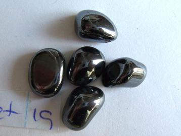 hematiet op foto1 samen 0,89 hematite edelsteen mineraal  beschikbaar voor biedingen