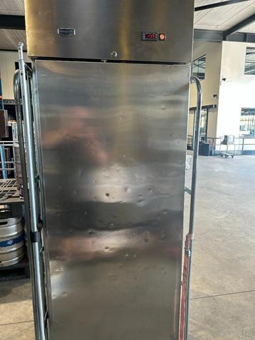 2x rvs electrolux horeca vrieskast diepvries hoog model beschikbaar voor biedingen