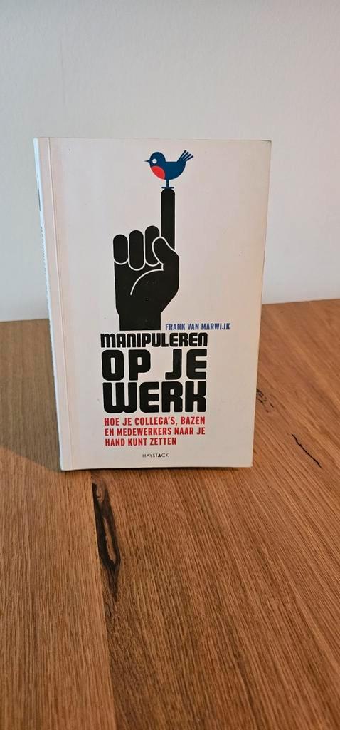 Frank van Marwijk - Manipuleren op je werk, Boeken, Psychologie, Zo goed als nieuw, Ophalen of Verzenden
