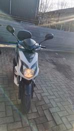 SYM Jet4 geel kenteken 2011 met top koffer, Fietsen en Brommers, Scooters | SYM, Ophalen of Verzenden, Zo goed als nieuw, Benzine