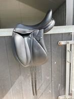 Devoucoux makila 17,5 inch, Dieren en Toebehoren, Paarden en Pony's | Zadels, Ophalen of Verzenden, Zo goed als nieuw, Dressuur
