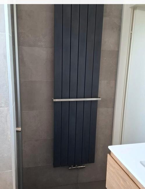 Plieger Design Radiator + thermostaatknop, Doe-het-zelf en Verbouw, Verwarming en Radiatoren, Zo goed als nieuw, Radiator, 800 watt of meer