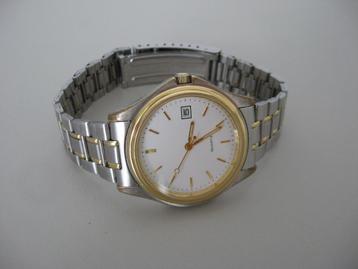 Mooi horloge beschikbaar voor biedingen