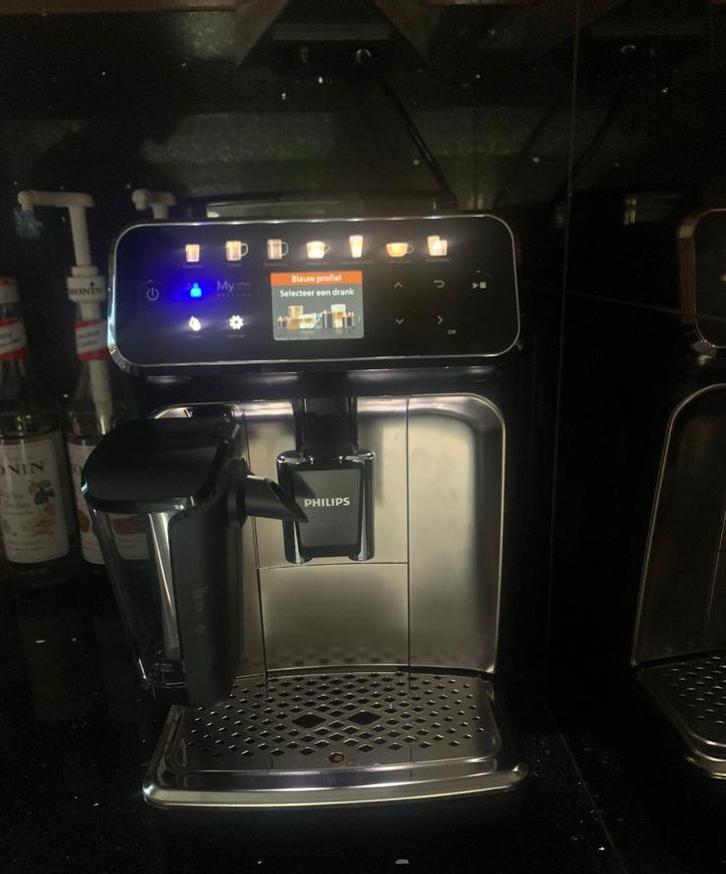 Philips 5400s Latte-go koffiezetapparaa, Witgoed en Apparatuur, Koffiezetapparaten, Zo goed als nieuw, Koffiemachine, Ophalen of Verzenden