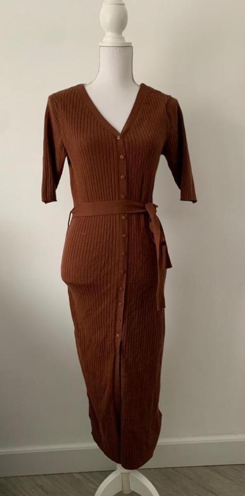 Lange bruine rib Jurk maat S!, Kleding | Dames, Jurken, Zo goed als nieuw, Maat 36 (S), Bruin, Onder de knie, Verzenden