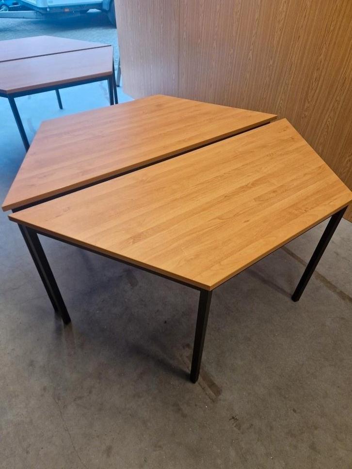 2x Trapezium Tafel 160x70 cm, Huis en Inrichting, Bureaus, Gebruikt, Bureau, Ophalen
