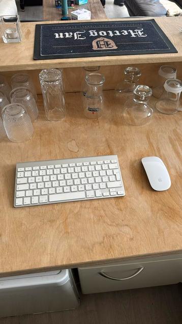 Apple keyboard and mouse beschikbaar voor biedingen