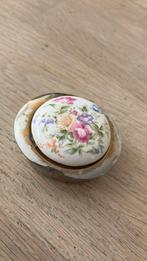 Pillendoosje klein en vintaged, Sieraden, Tassen en Uiterlijk, Ophalen of Verzenden, Roze