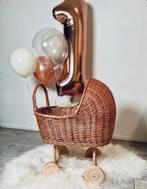 Rieten poppenwagen (nieuw), Kinderen en Baby's, Speelgoed | Poppen, Ophalen of Verzenden, Nieuw, Babypop