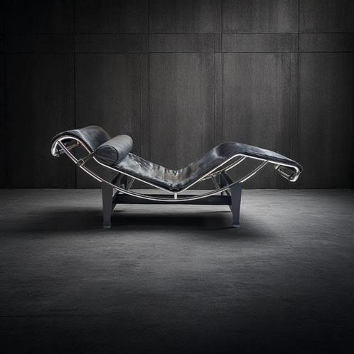 Perriand jeanneret corbusier chaise longue LC4 Cassina, Huis en Inrichting, Banken | Sofa's en Chaises Longues, Gebruikt, Eenpersoons