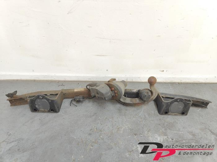 Trekhaak van een BMW 3-Serie, Auto-onderdelen, Ophanging en Onderstel, BMW, Gebruikt, 3 maanden garantie, Ophalen of Verzenden