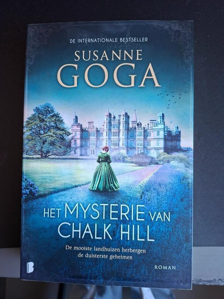 Het mysterie van Chalk Hill - Susanna Goga, Boeken, Romans, Nieuw, Nederland, Ophalen of Verzenden
