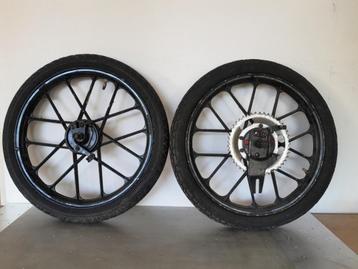 Snowflake wielenset beschikbaar voor biedingen
