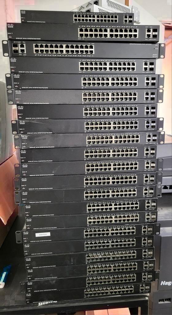 PARTIJ cisco sf220-24p smart plus switch, Computers en Software, Netwerk switches, Gebruikt, Ophalen