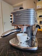 Delonghi Scultura - halfautomatische espressomachine, Gebruikt, Ophalen of Verzenden, Afneembaar waterreservoir, Espresso apparaat