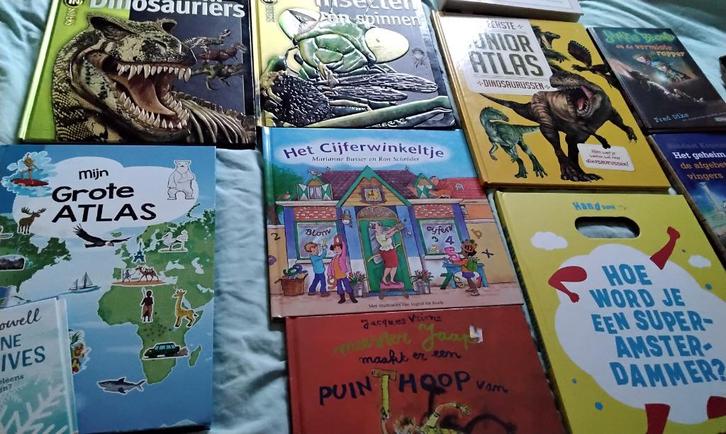 Leerzame BOEKEN Kinderen Atlas Insecten Dinosauriers 17st, Boeken, Kinderboeken | Jeugd | onder 10 jaar, Zo goed als nieuw, Non-fictie