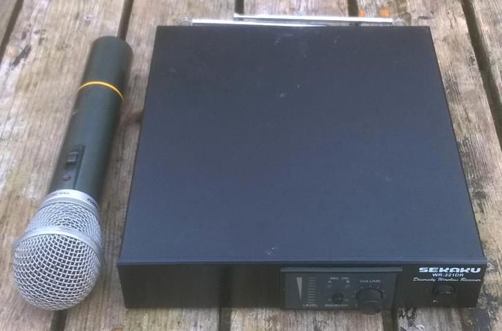 Microfoon draadloos Sekaku WR221DR, Muziek en Instrumenten, Microfoons, Zo goed als nieuw, Zangmicrofoon, Draadloos, Ophalen of Verzenden