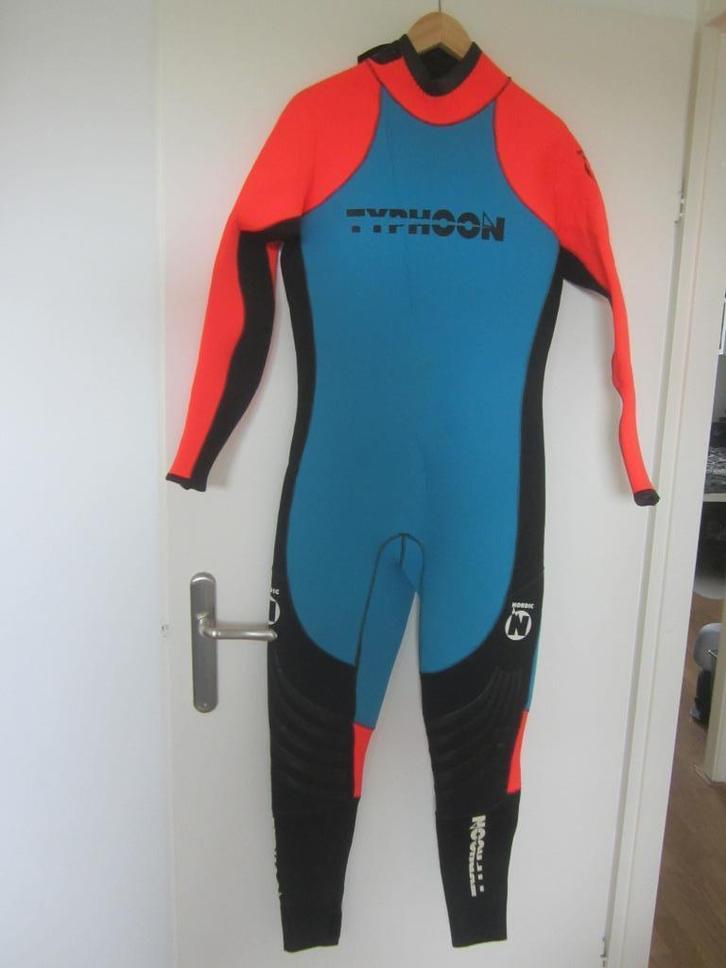 Full Wetsuit Typhoon (size M) (5mm, Neopreen), Watersport en Boten, Watersportkleding, Gebruikt, Wetsuit, Heer, Ophalen