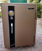 Zware kluis van het merk Polifer, Ophalen, Gebruikt