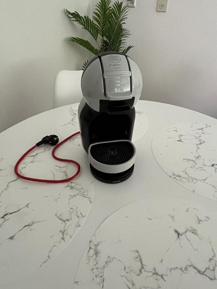 Krups dolce gusto koffiemachine, Witgoed en Apparatuur, Koffiezetapparaten, Gebruikt, Koffiemachine, 1 kopje, Afneembaar waterreservoir