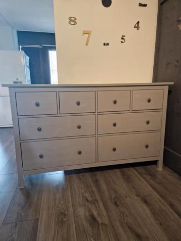 Ikea hemnes ladekast grijs met 8 lades. beschikbaar voor biedingen