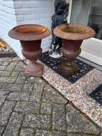 2 x antieke gietyzeren vazen bloem potten, Tuin en Terras, Tuinvazen, Ophalen of Verzenden