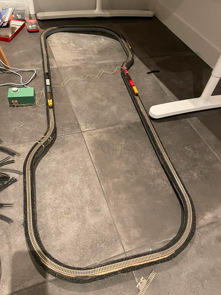 Complete MiniTrix baan met 2 treinen, rails en trafo., Hobby en Vrije tijd, Modeltreinen | N-Spoor, Zo goed als nieuw, Gelijkstroom