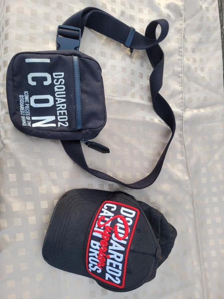 Dsquared2 Icon Tasje & Cap Set, Kleding | Heren, Hoeden en Petten, Gedragen, Pet, One size fits all, Ophalen of Verzenden