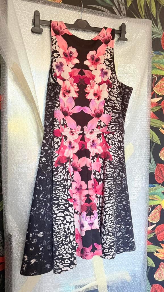 Makkelijk zomerjurkje H&M, Kleding | Dames, Jurken, Gedragen, Maat 38/40 (M), Overige kleuren, Boven de knie, Ophalen of Verzenden