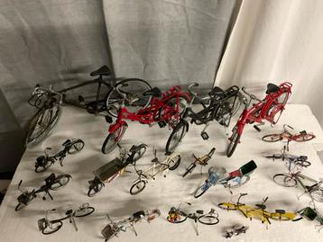 Collectie Miniatuur Fietsen beschikbaar voor biedingen