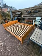 Vintage massief grenen bed - gratis, Ophalen, Gebruikt, Tweepersoons, Hout
