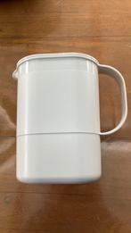 Tupperware, handige en degelijke schenkkan, Ophalen of Verzenden, Gebruikt, Crème, Beker of Kan