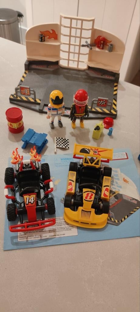Playmobil 6869 Race Garage met 2 auto's en figuren, Verzamelen, Poppenhuizen en Toebehoren, Zo goed als nieuw, Overige typen, Ophalen of Verzenden