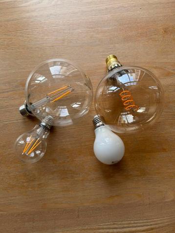 4x LED lamp E27, filament en wit te koop! beschikbaar voor biedingen
