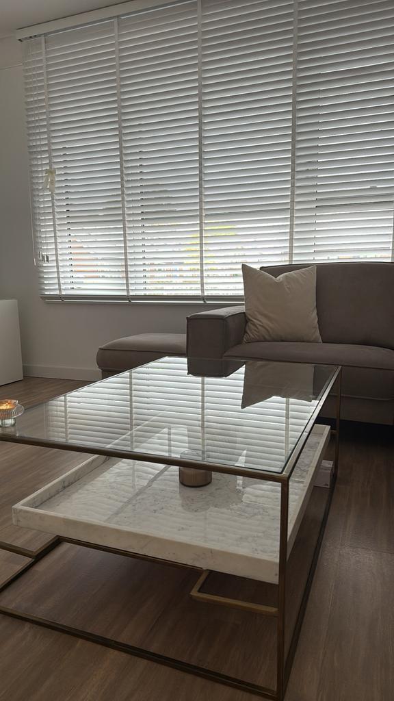 Design salontafel,glas & echt marmer goud details Idorahome, Huis en Inrichting, Tafels | Salontafels, Zo goed als nieuw, 50 tot 75 cm