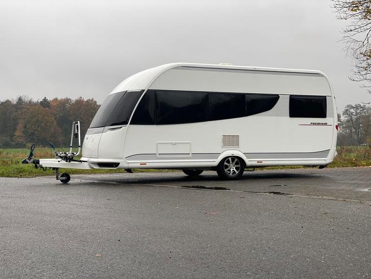 Hobby 460 UFE Premium Thule omnister luifel, Caravans en Kamperen, Caravans, Particulier, tot en met 4, 1000 - 1250 kg, Rondzit