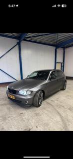 BMW 1-Serie 1.6 116I 2006 Grijs, Auto's, Achterwielaandrijving, Zwart, 4 cilinders, Handgeschakeld