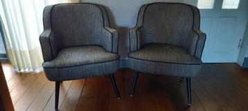 2 zgan grijze stoffen stoelen.  beschikbaar voor biedingen