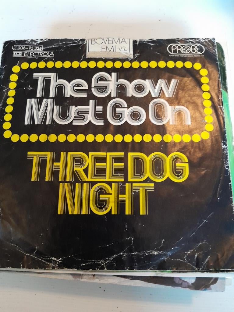 Three dog night 7inch the show must go on, Ophalen of Verzenden, Zo goed als nieuw, Pop