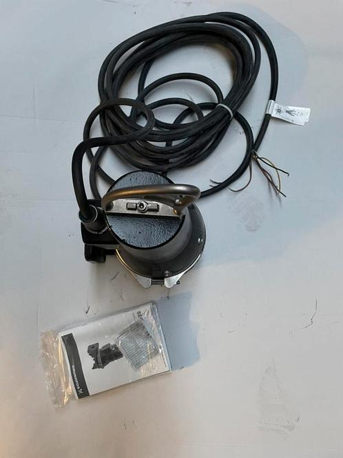 Grundfos Dompelpomp met snijinrichting, Doe-het-zelf en Verbouw, Overige Doe-het-zelf en Verbouw, Nieuw, Ophalen