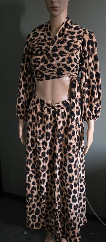 Trendy set NIEUW Luipaardprint Maat M beschikbaar voor biedingen