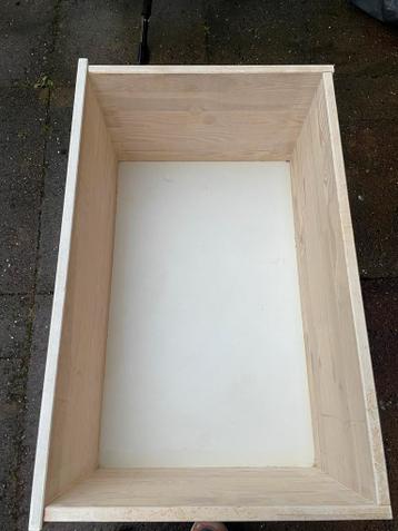 Gratis Houten bak / kist op wieltjes - afbeelding 4