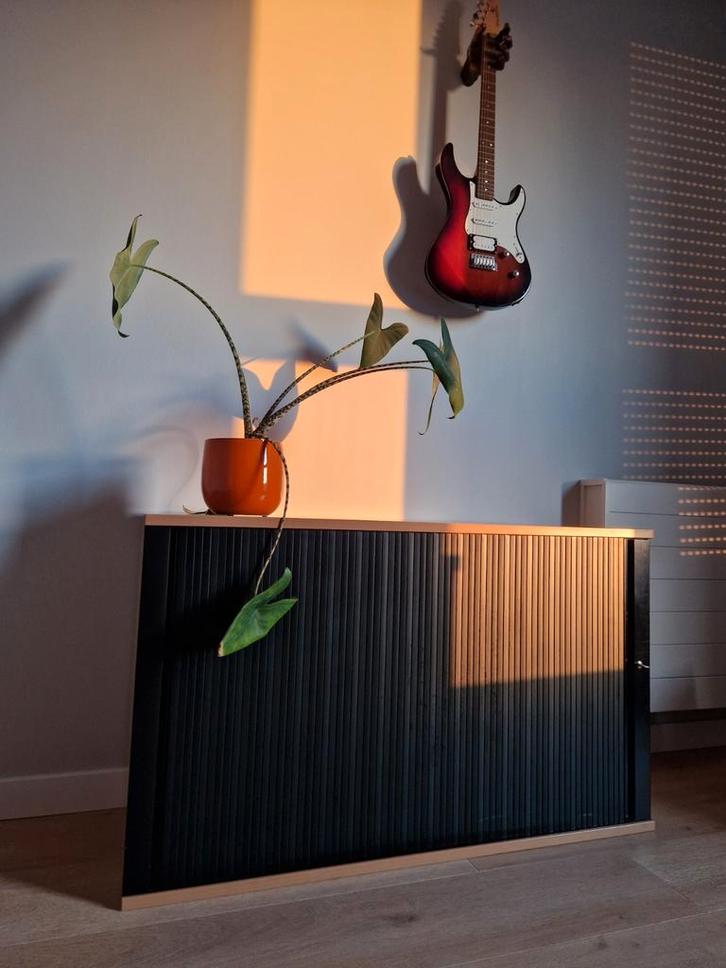 Mooie roldeurkast - 120cm breed, Huis en Inrichting, Kasten | Dressoirs, Gebruikt, 100 tot 150 cm, 25 tot 50 cm, Met deur(en)