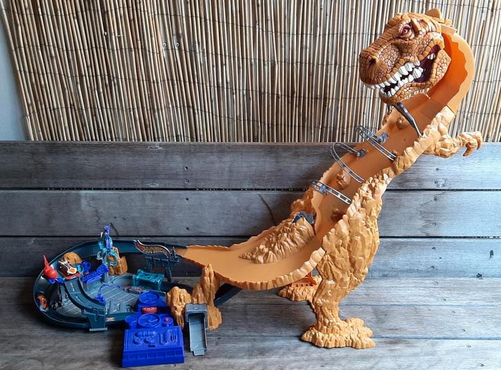 Hot Wheels T-rex racebaan playset compleet zie omschrijving, Kinderen en Baby's, Speelgoed | Racebanen, Gebruikt, Elektrisch, Hot Wheels