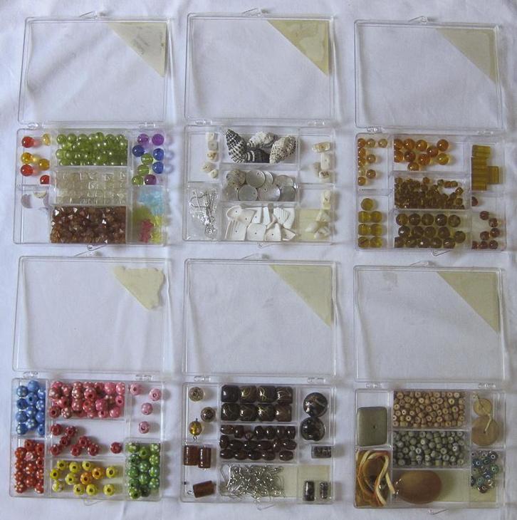 Zes sorteerdozen met diverse kralen / kraaltjes, Hobby en Vrije tijd, Kralen en Sieraden maken, Nieuw, Kraal, Ophalen