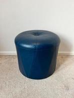 Donkerblauwe leren poef, 40x34cm. Vintage retro leer 60s 70s, Minder dan 50 cm, Verzenden, Rond, Minder dan 50 cm