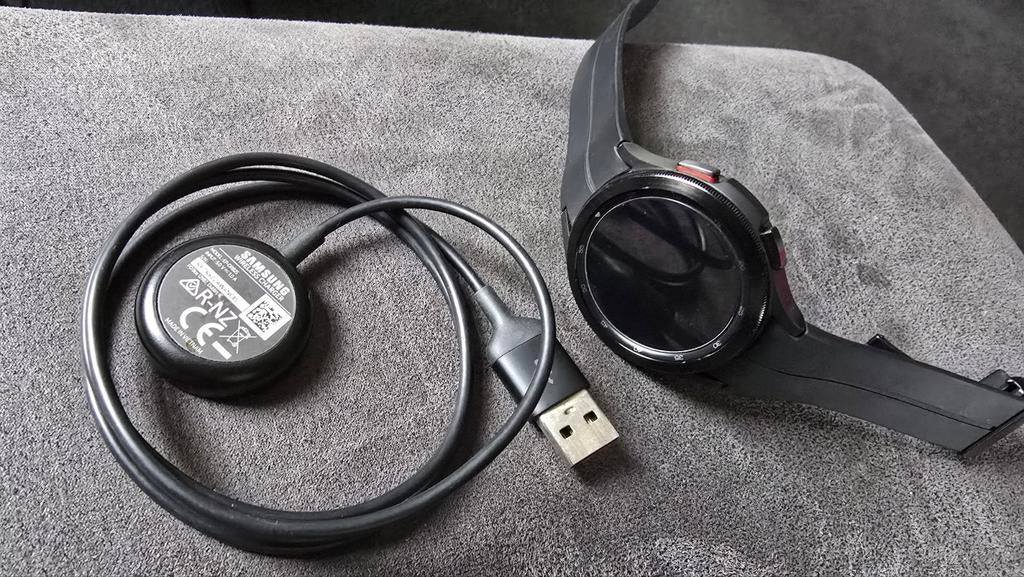 Samsung Galaxy Watch 4 Classic 46mm - Goede Staat, Sieraden, Tassen en Uiterlijk, Smartwatches, Gebruikt, Zwart, Ophalen of Verzenden