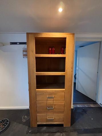 Eikenhouten kast